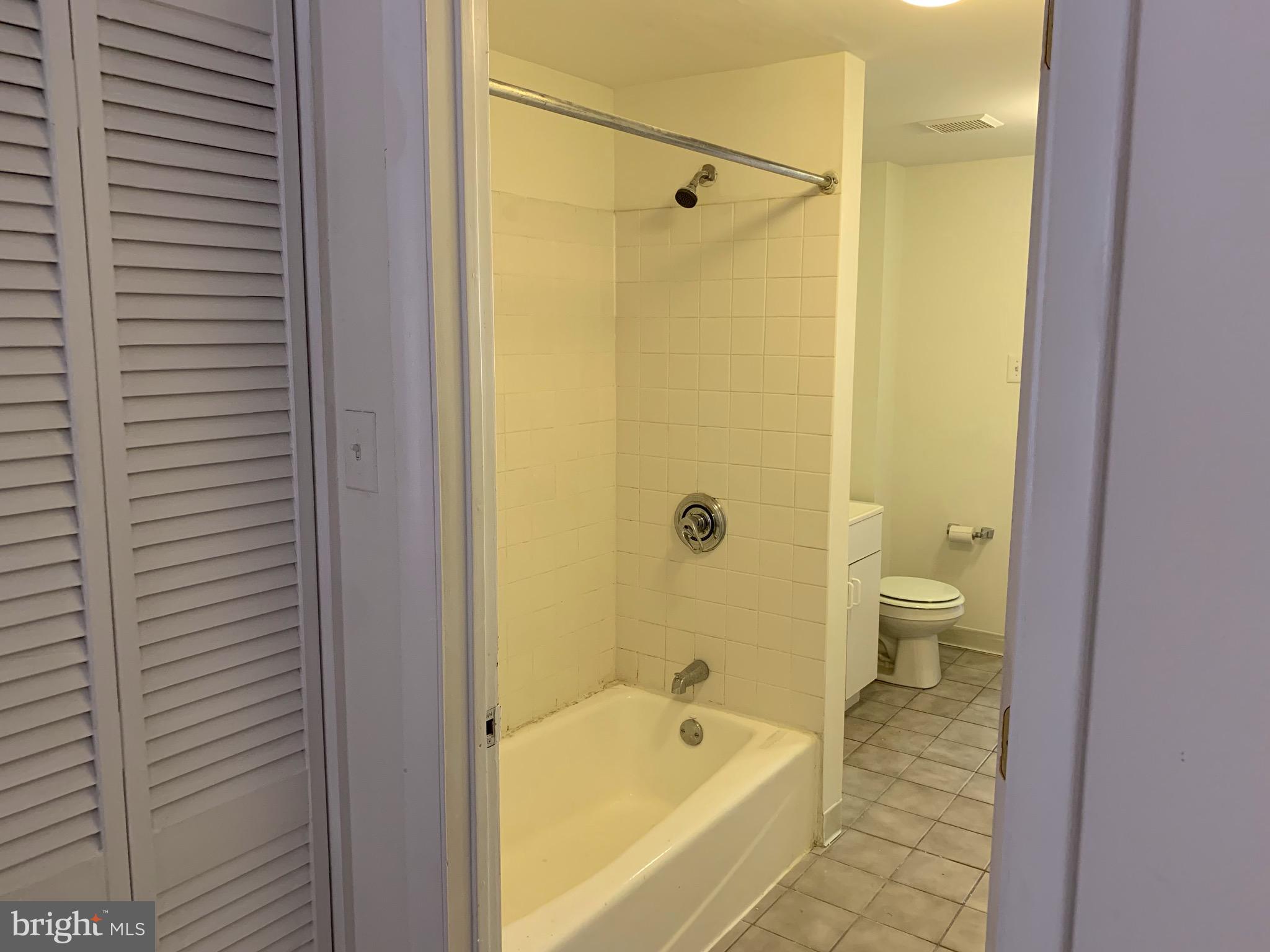 1205 LOCUST ST #UNIT 1F