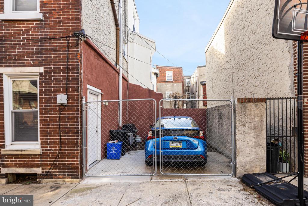 2531 Parrish St