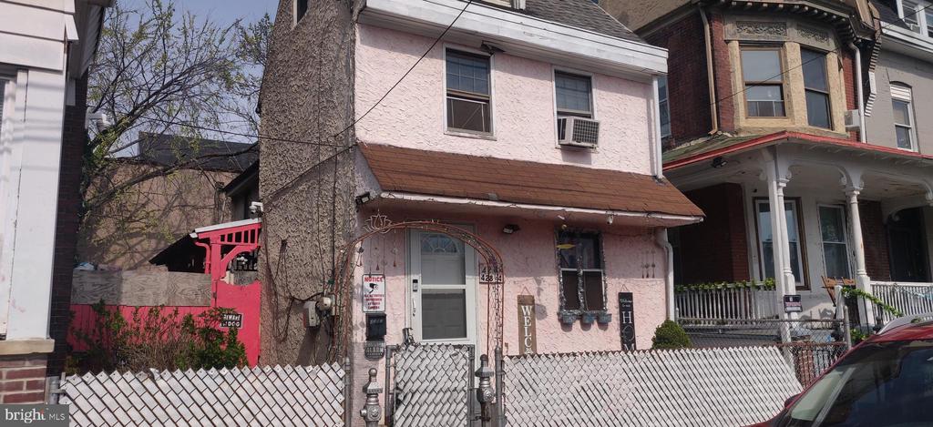 4282-4 Paul St