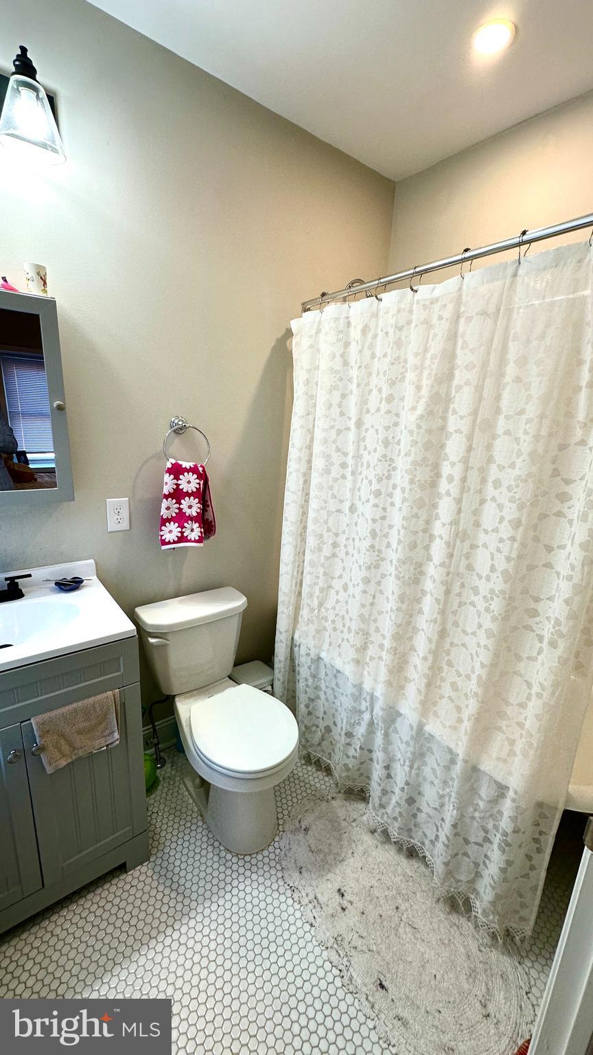 4200 MANAYUNK AVE #3