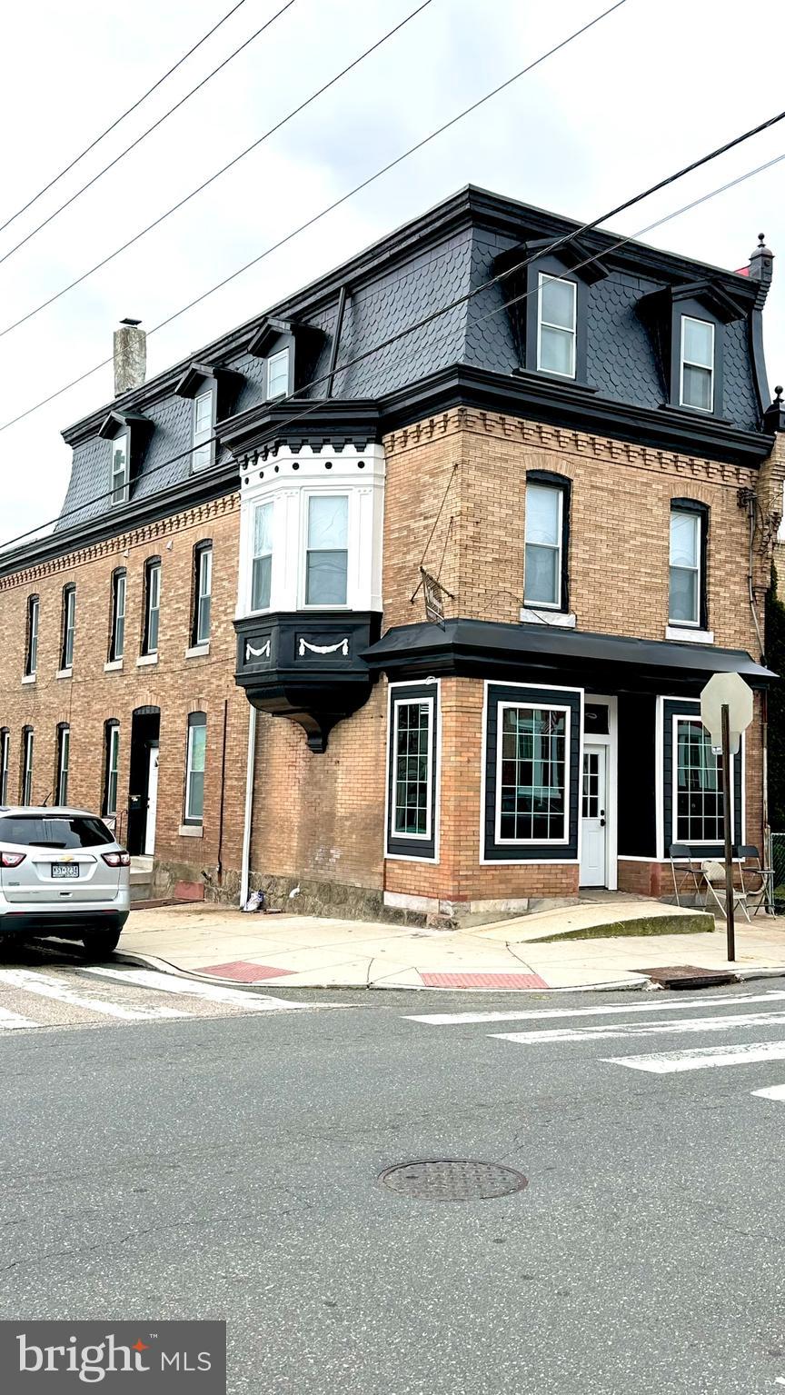 4200 MANAYUNK AVE #3