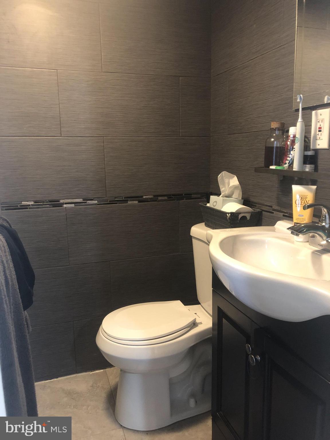 838-REAR CORINTHIAN AVE