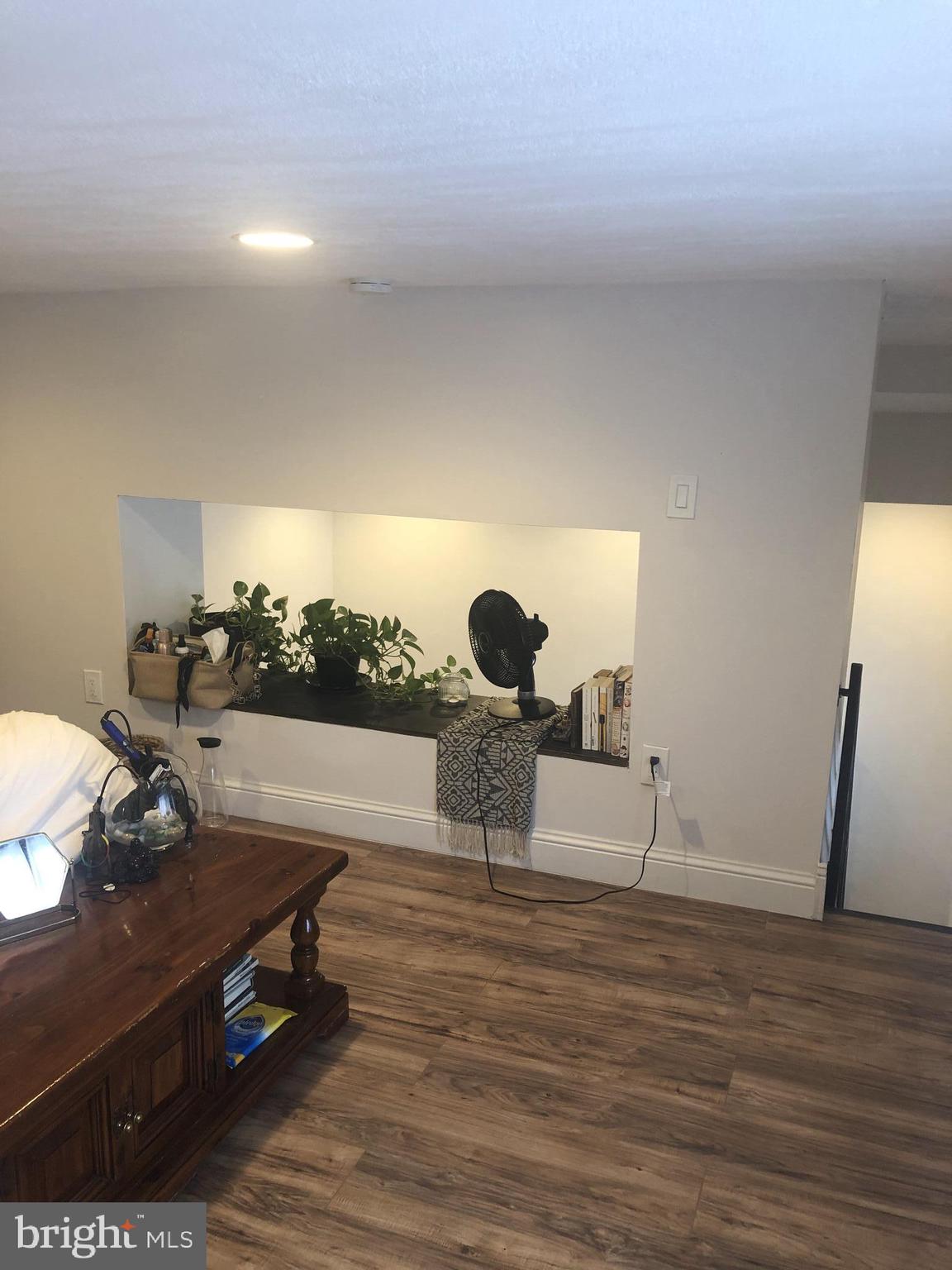 838-REAR CORINTHIAN AVE