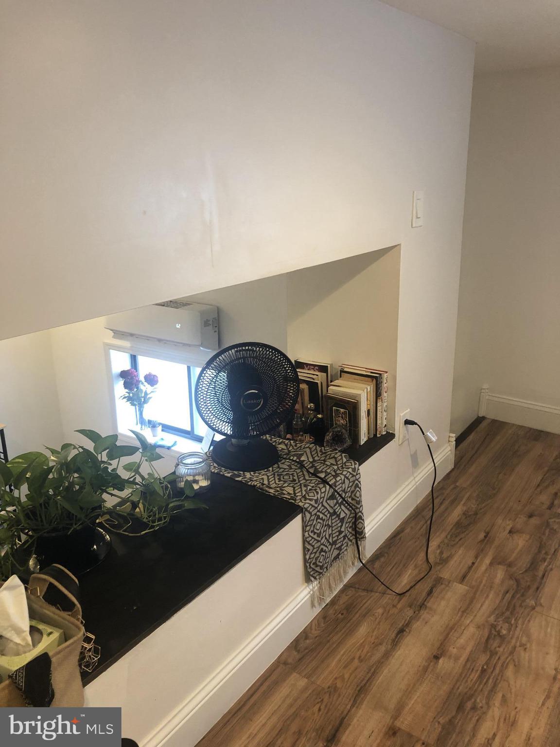 838-REAR CORINTHIAN AVE