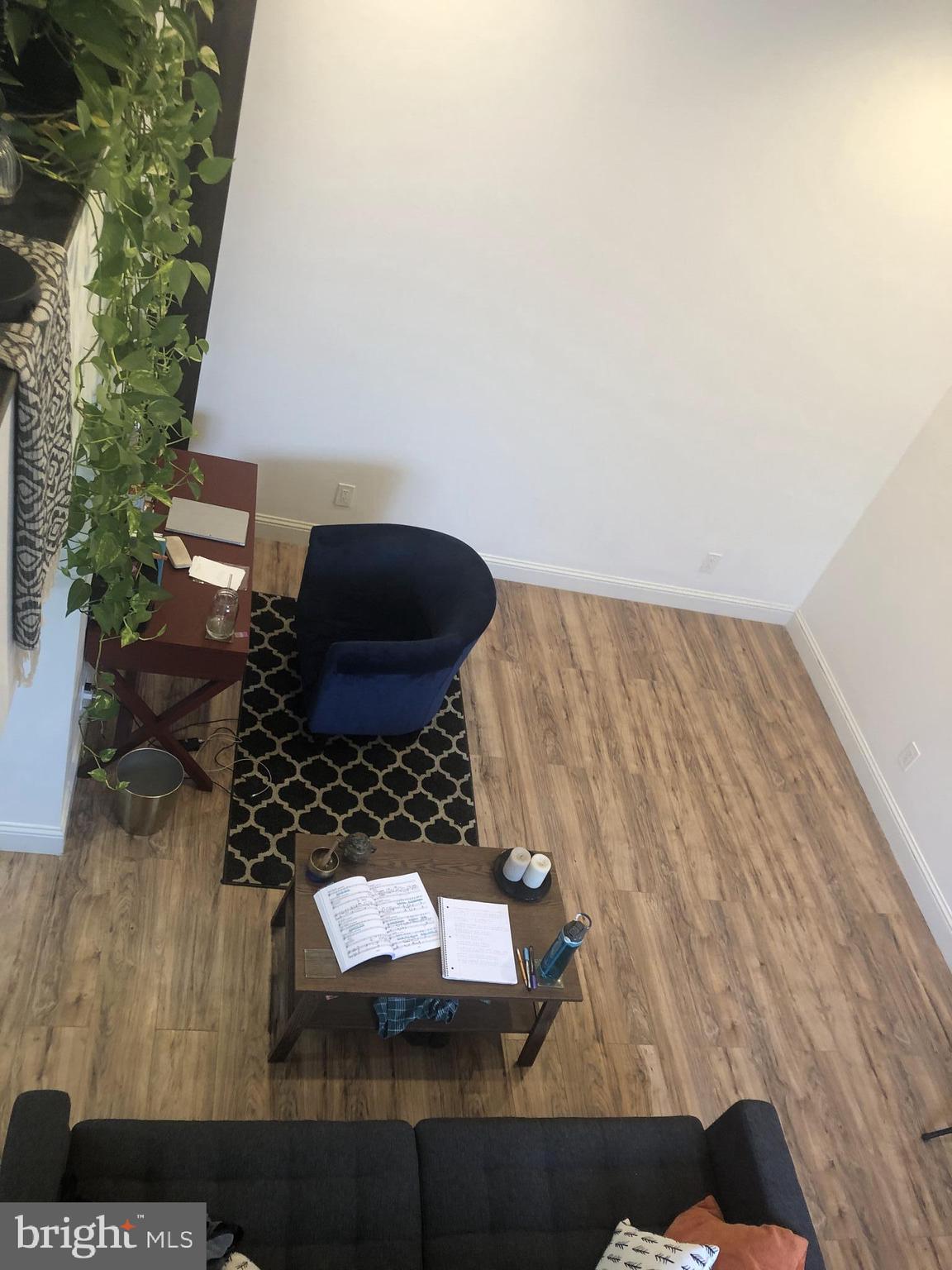 838-REAR CORINTHIAN AVE