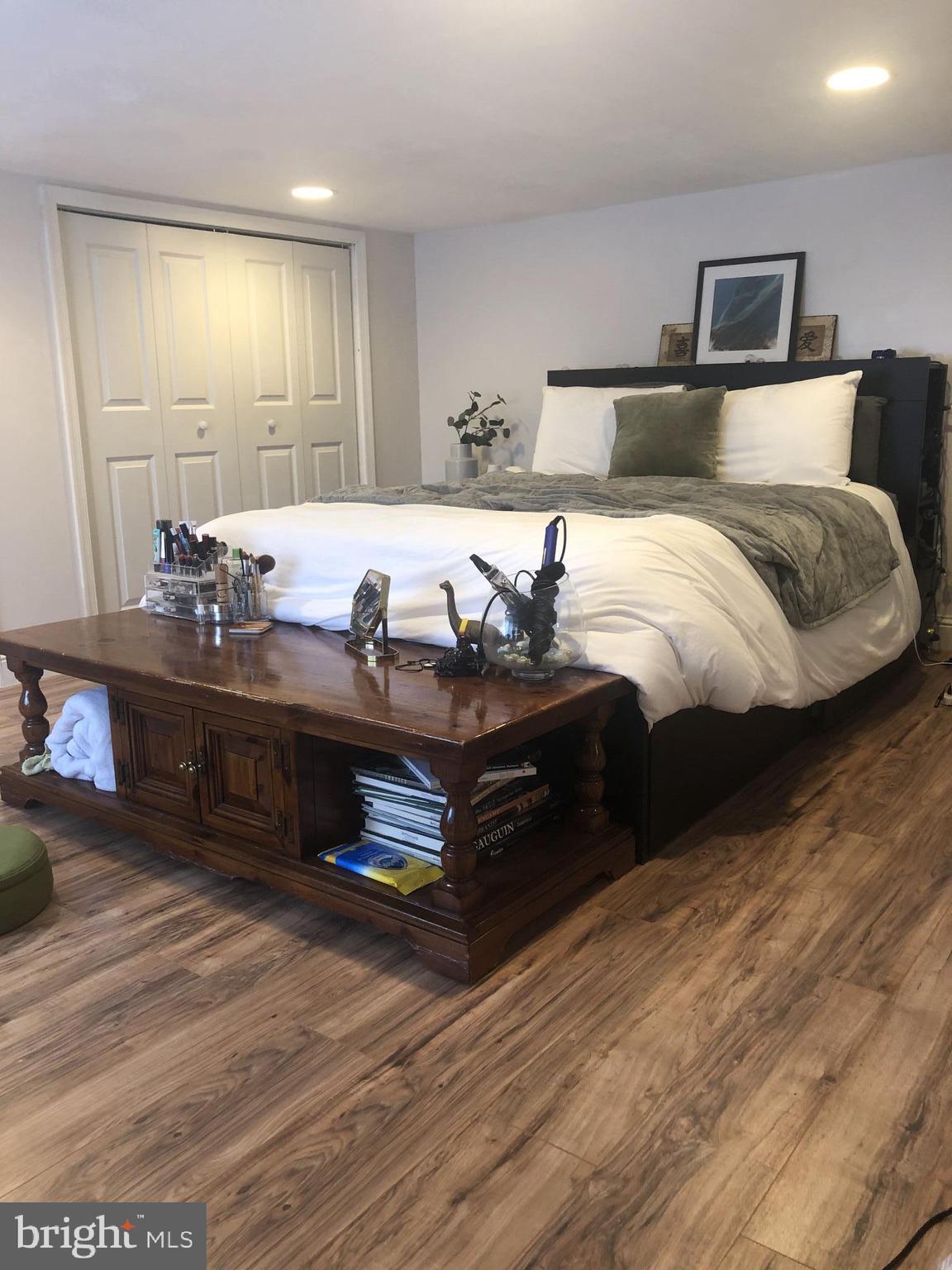 838-REAR CORINTHIAN AVE