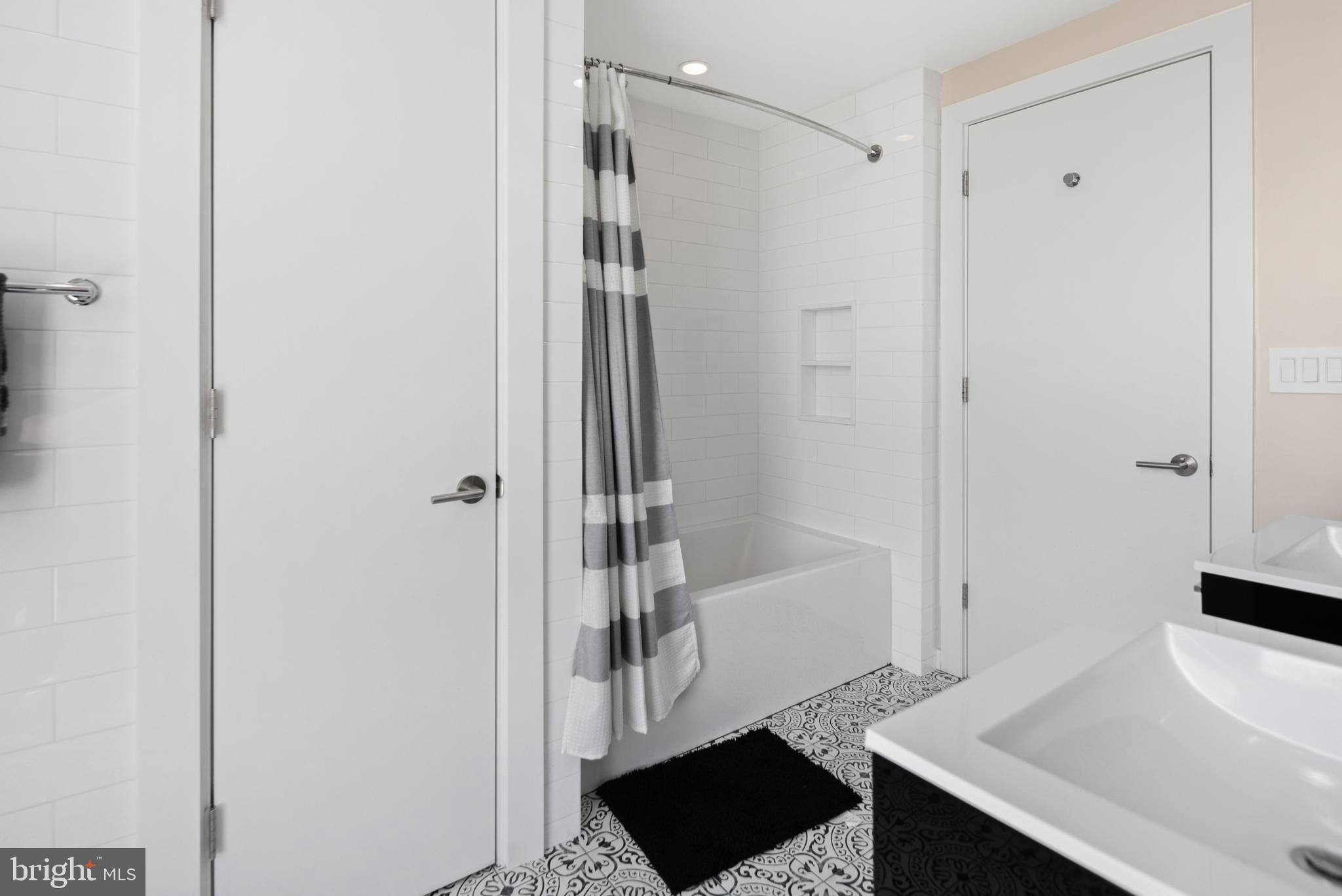24 S Front St #1