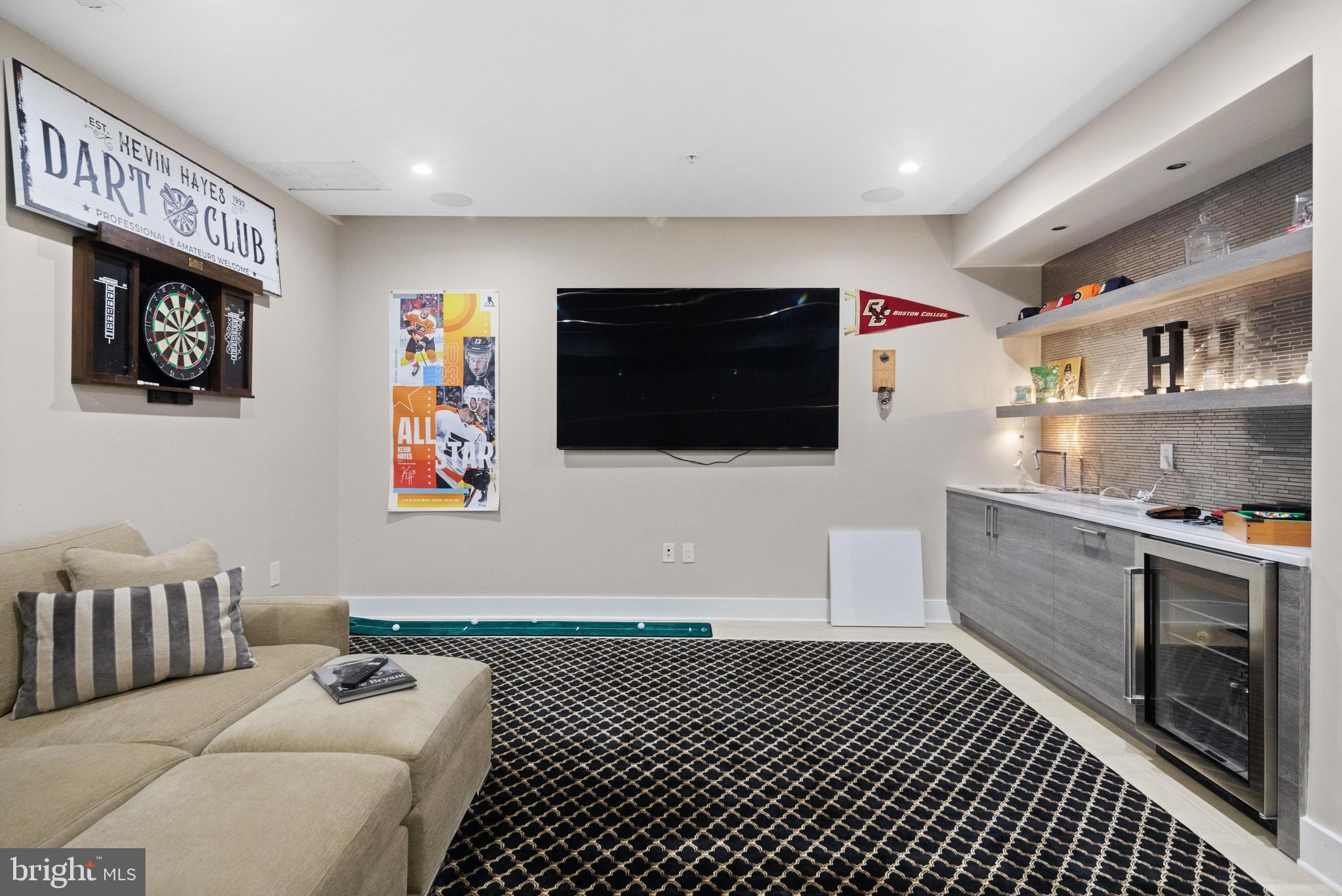 24 S Front St #1