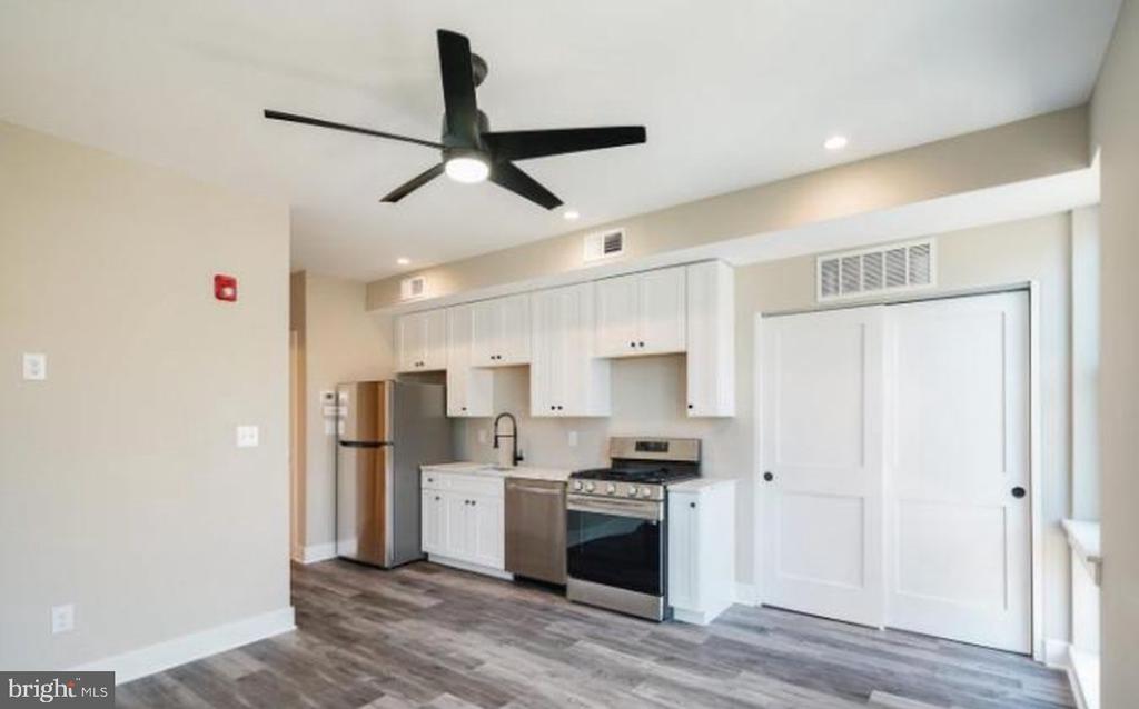 1513 W GIRARD AVE #3R