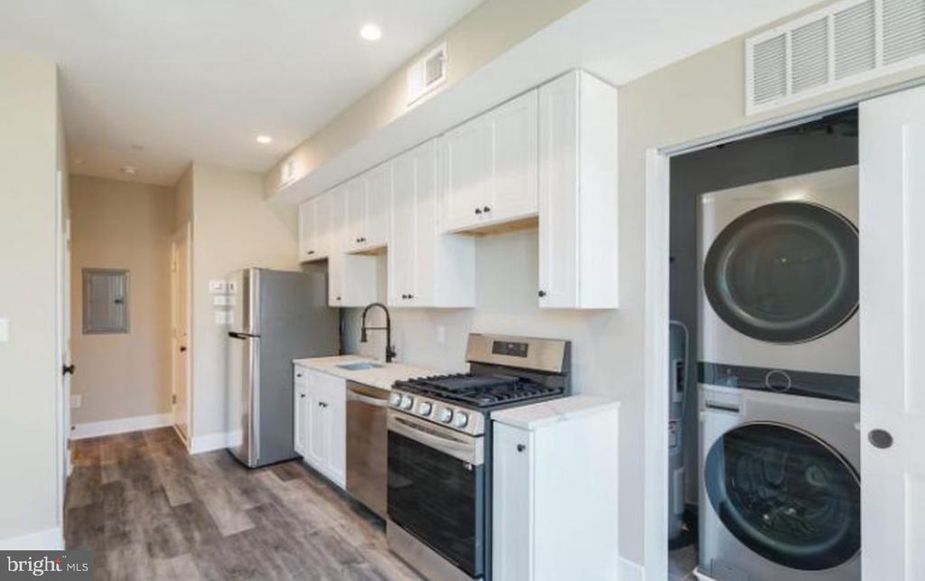 1513 W GIRARD AVE #3R
