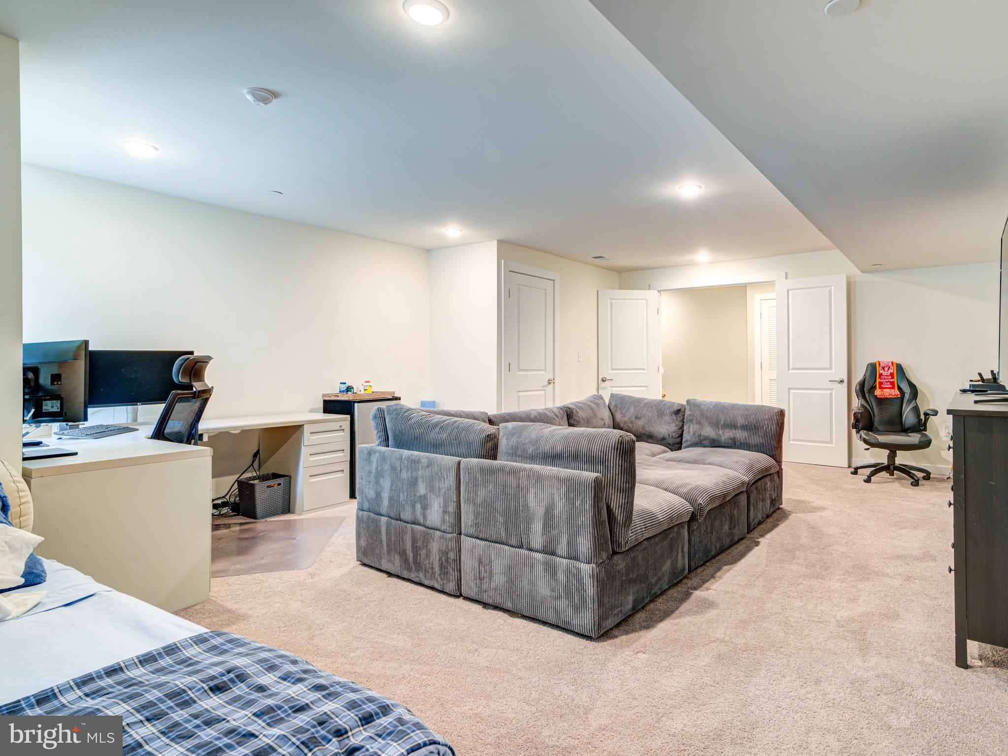 2039 E Lehigh Ave #B61