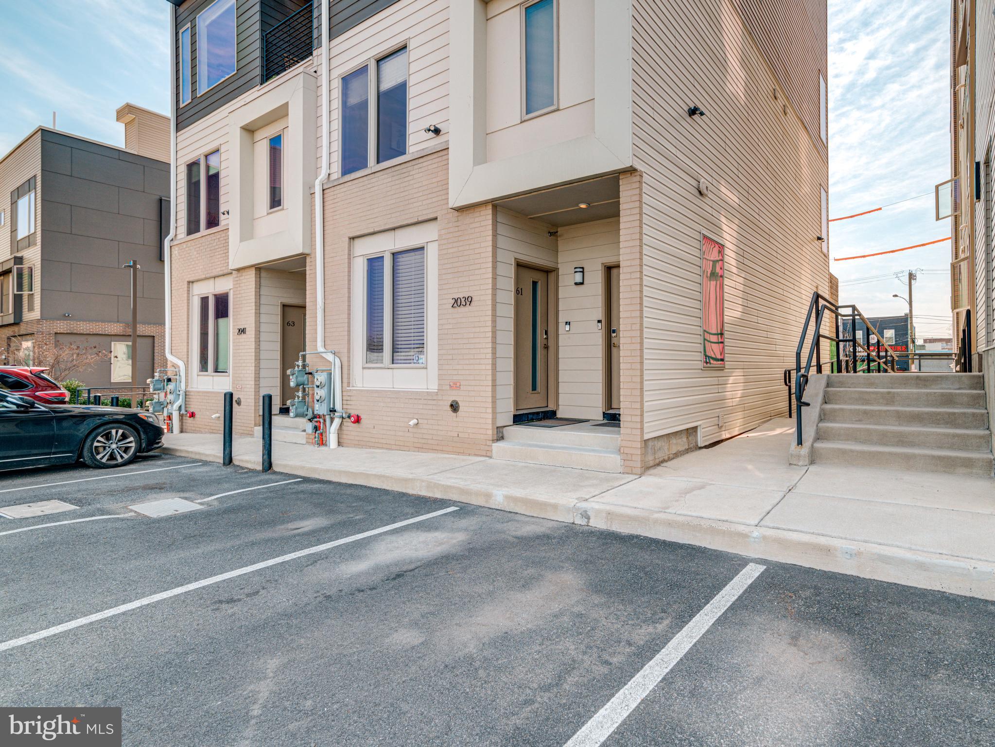 2039 E Lehigh Ave #B61