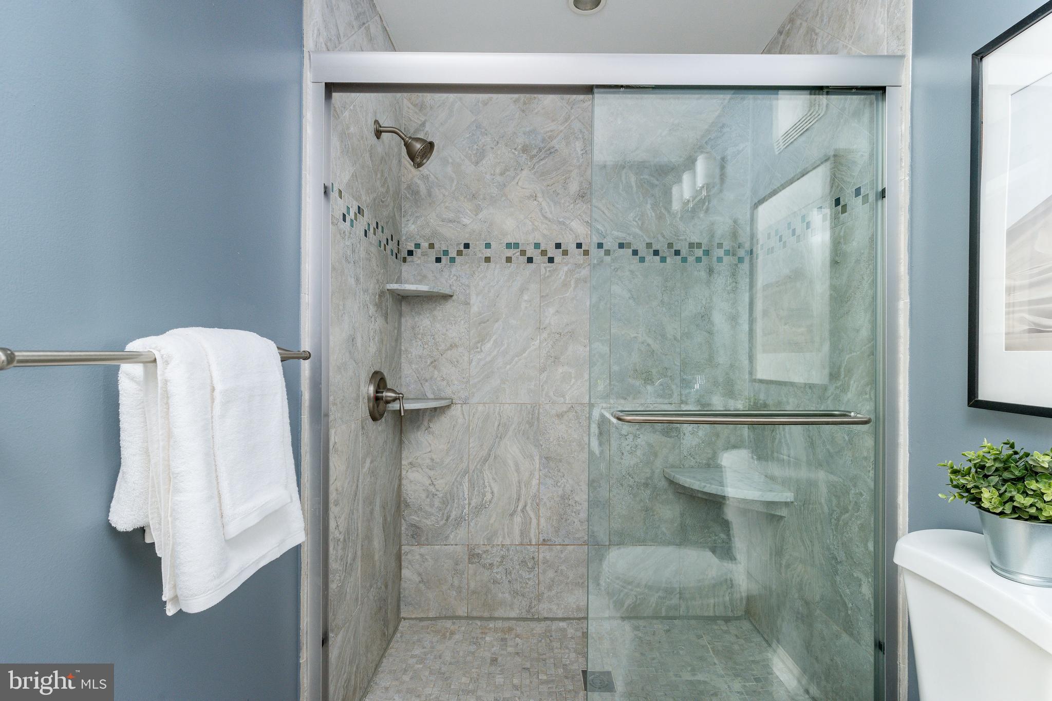 214-30 N 22nd St ##Dr3l