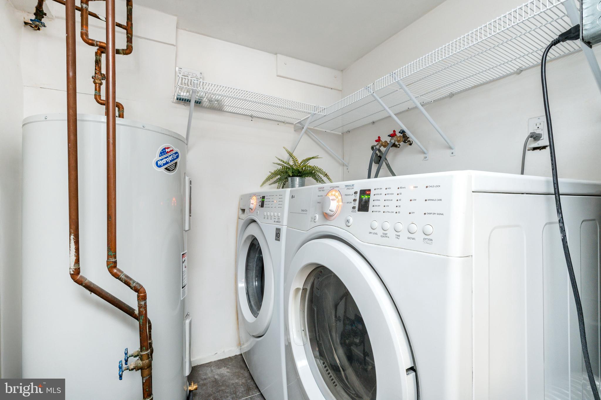 214-30 N 22nd St ##Dr3l