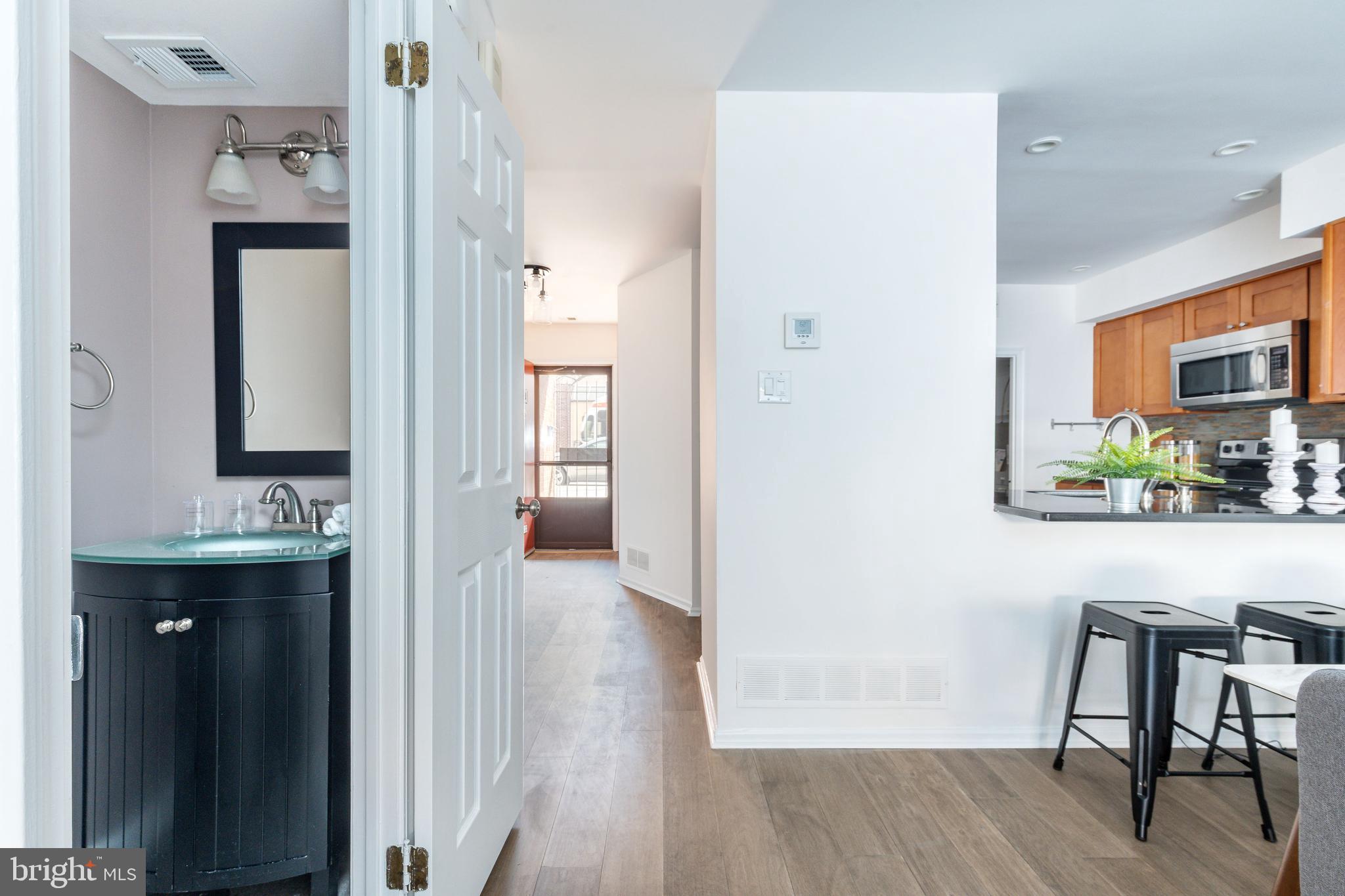 214-30 N 22nd St ##Dr3l