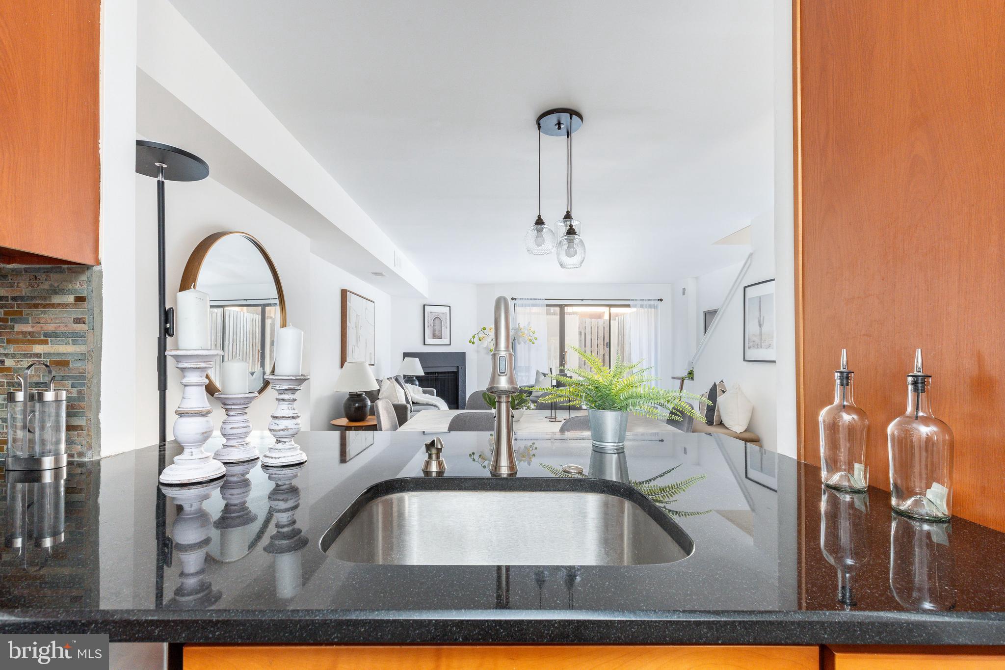 214-30 N 22nd St ##Dr3l