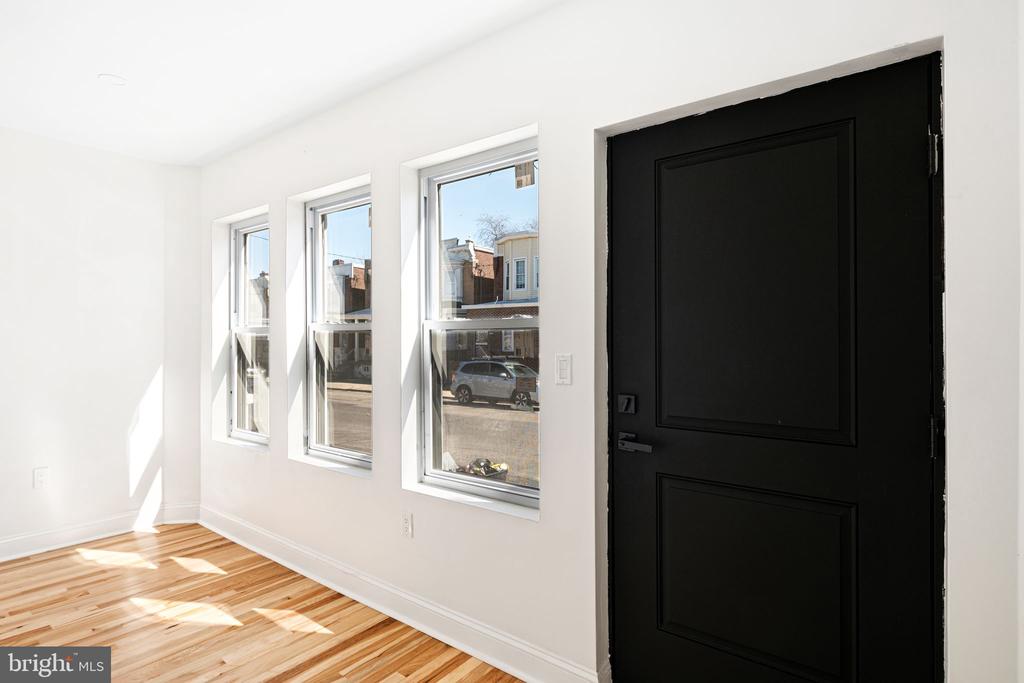 24 N 54TH ST