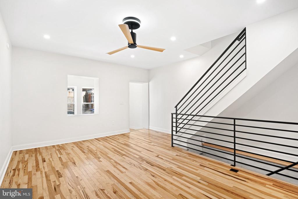24 N 54TH ST
