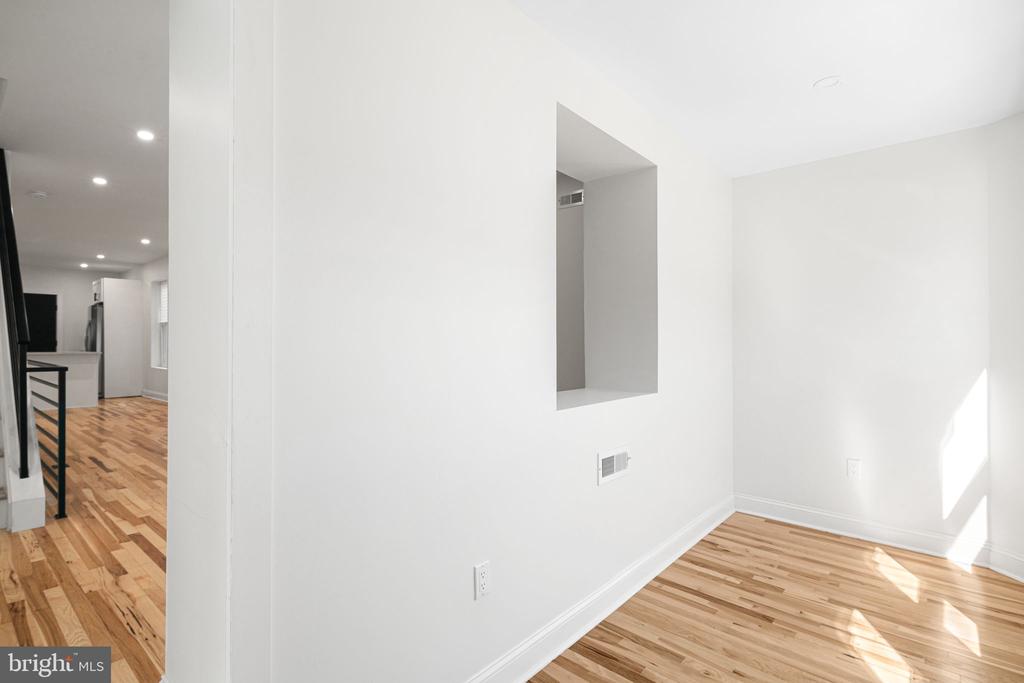 24 N 54TH ST