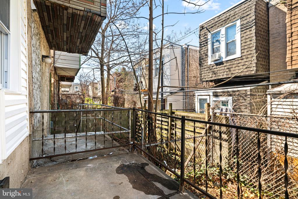 24 N 54TH ST