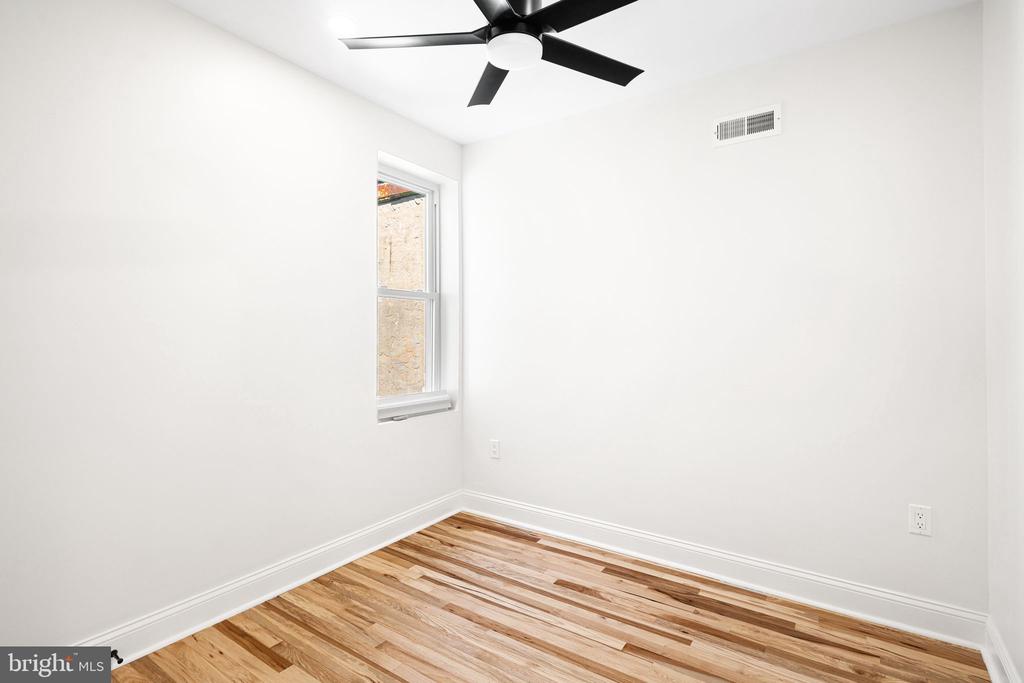 24 N 54TH ST