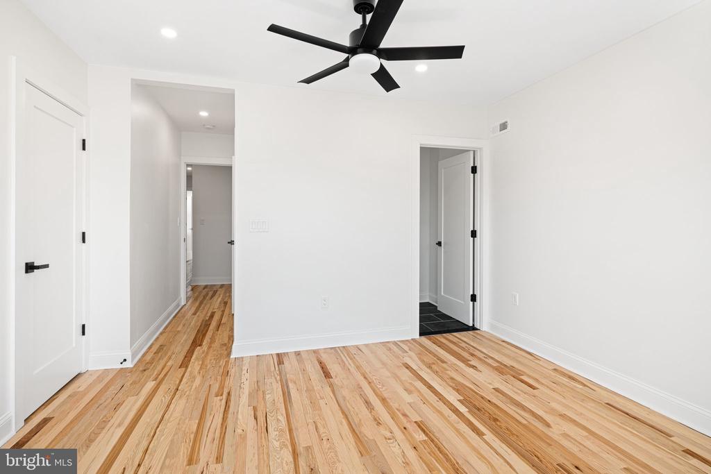 24 N 54TH ST