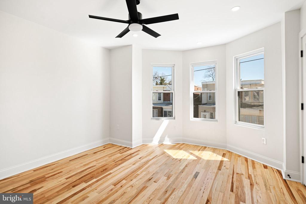 24 N 54TH ST