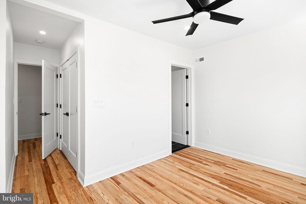24 N 54TH ST