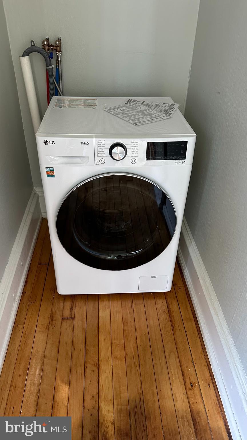 525 LEVERINGTON AVE #3