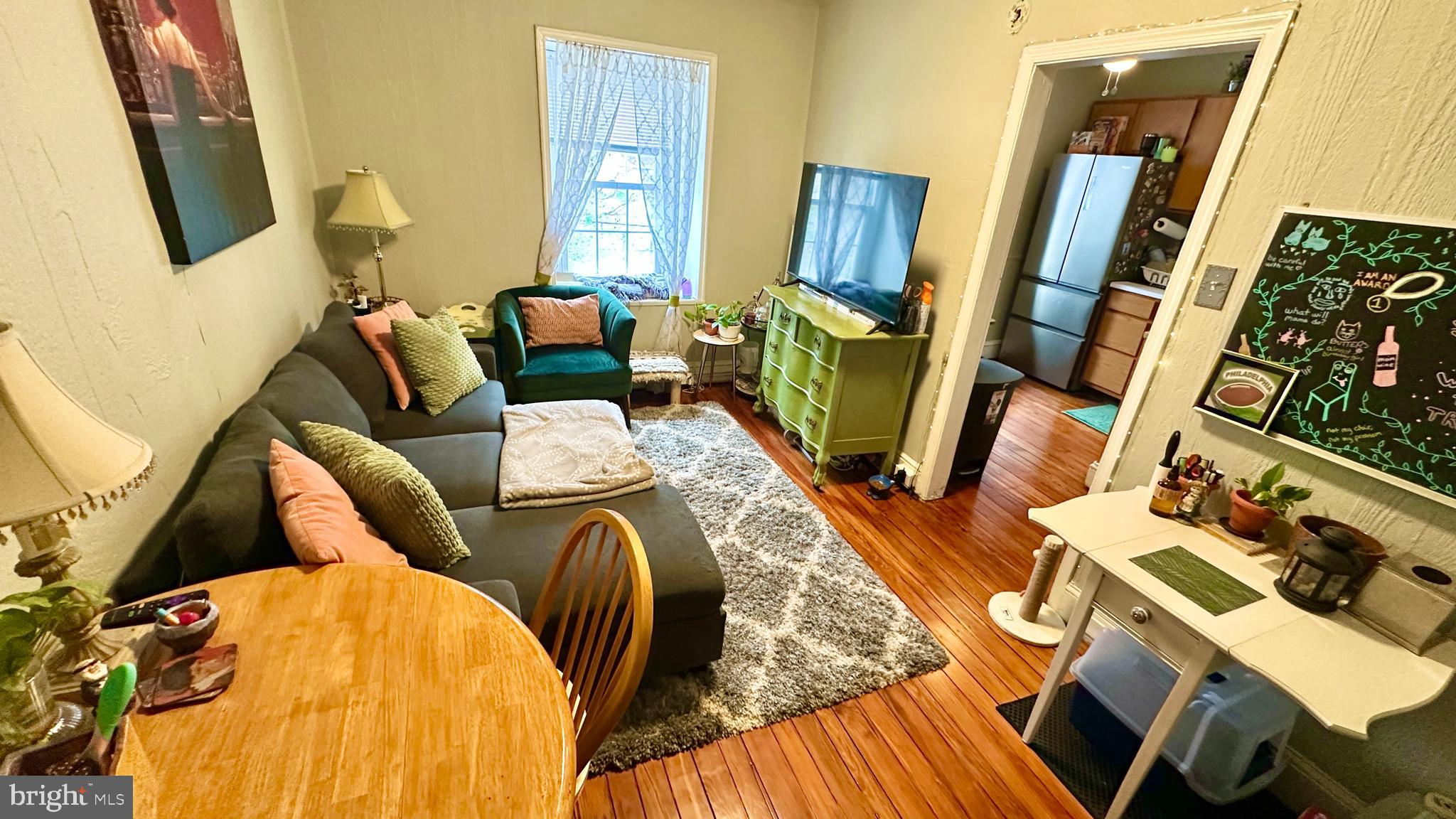 525 LEVERINGTON AVE #3