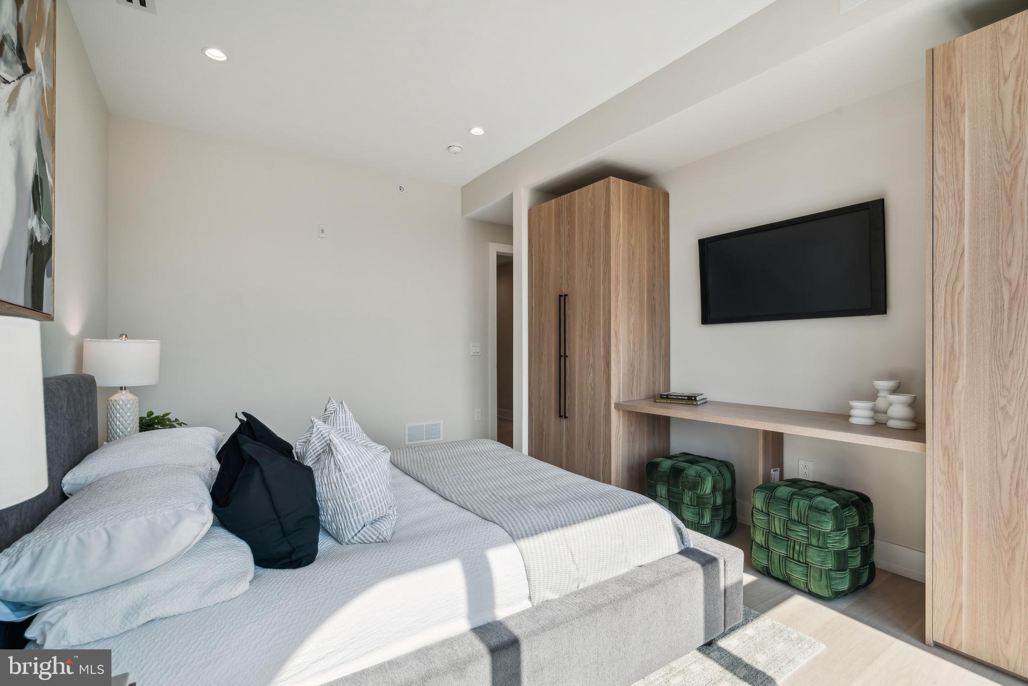 160-64 N 2nd St #601