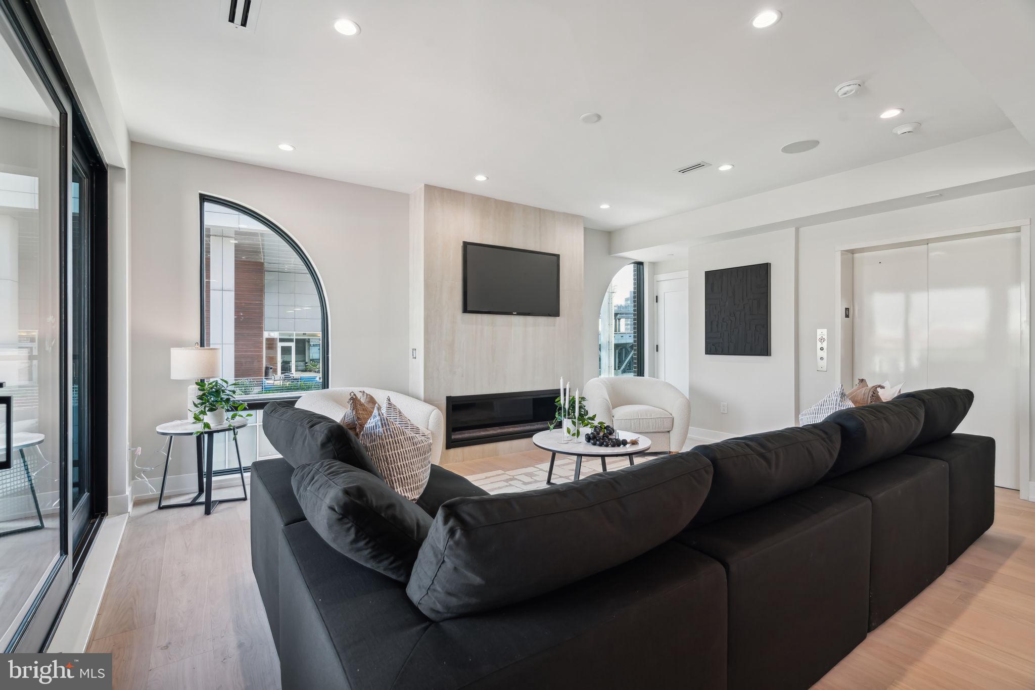 160-64 N 2nd St #601