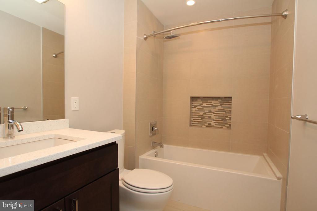400 S 45TH ST #3D
