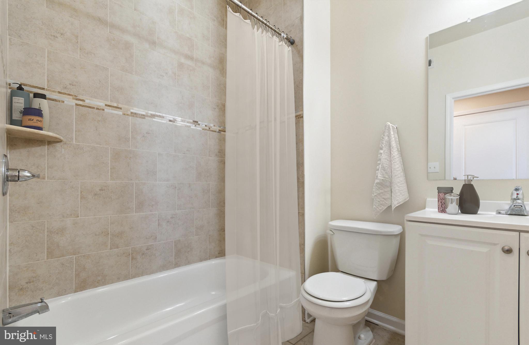 1518 W DIAMOND ST #C