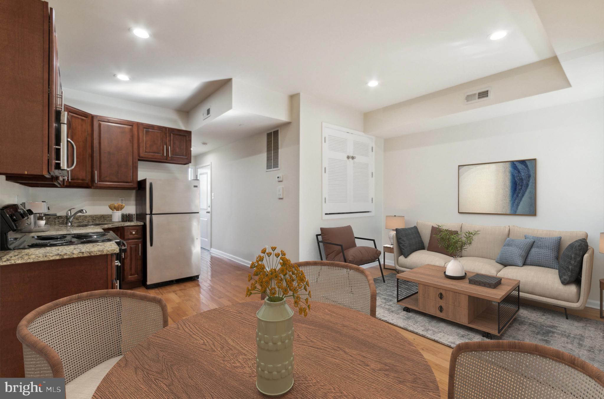 1518 W DIAMOND ST #C