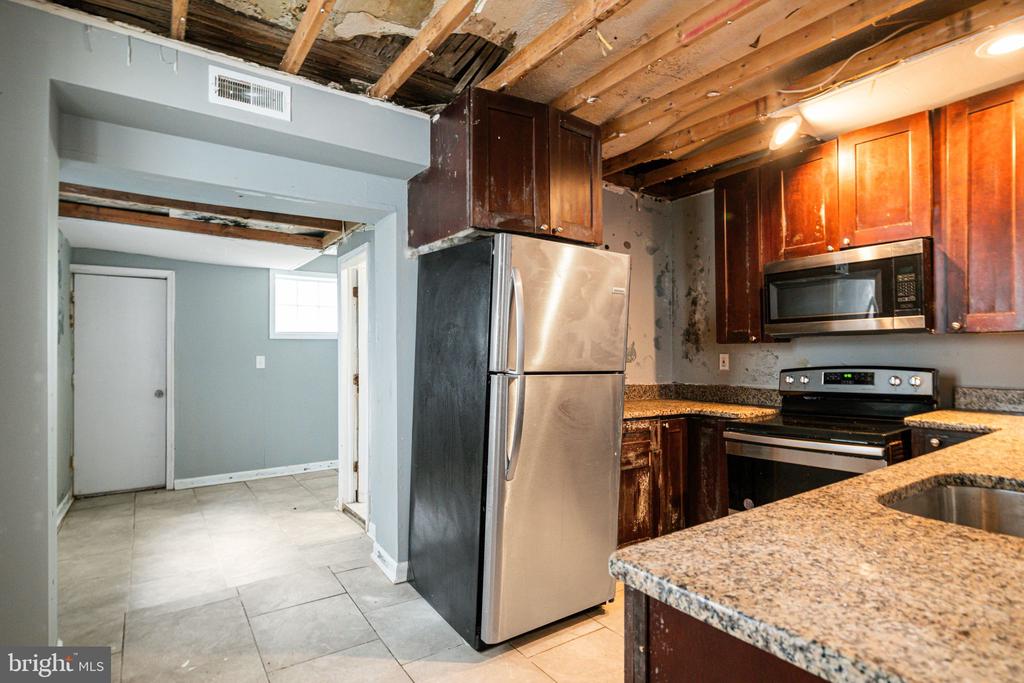 33 W Duval St