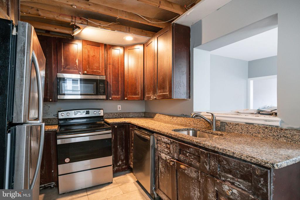 33 W Duval St