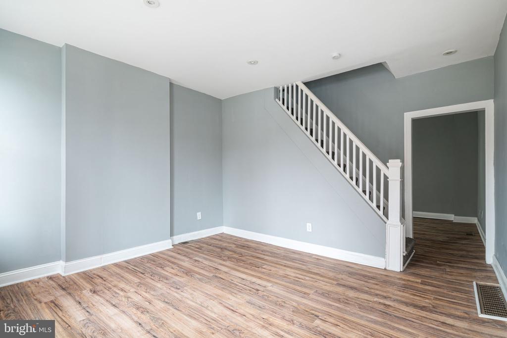 33 W Duval St
