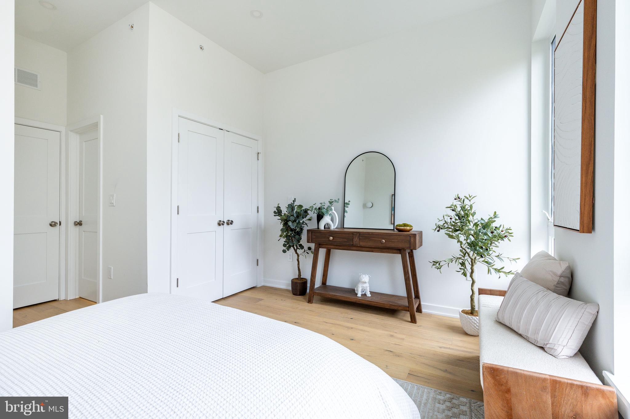 903 Corinthian Ave #C