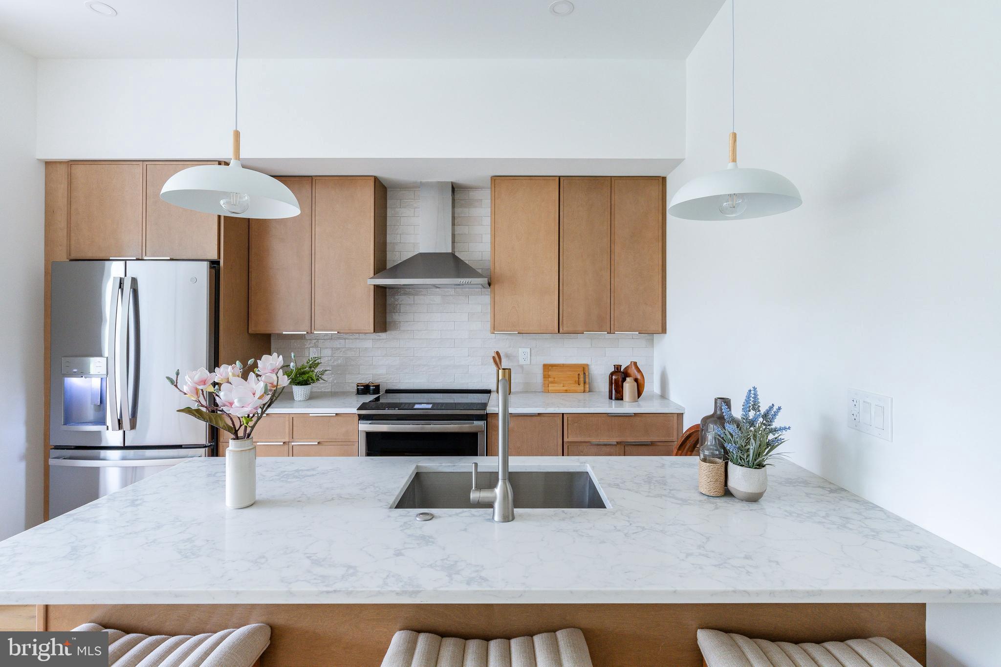 903 Corinthian Ave #C