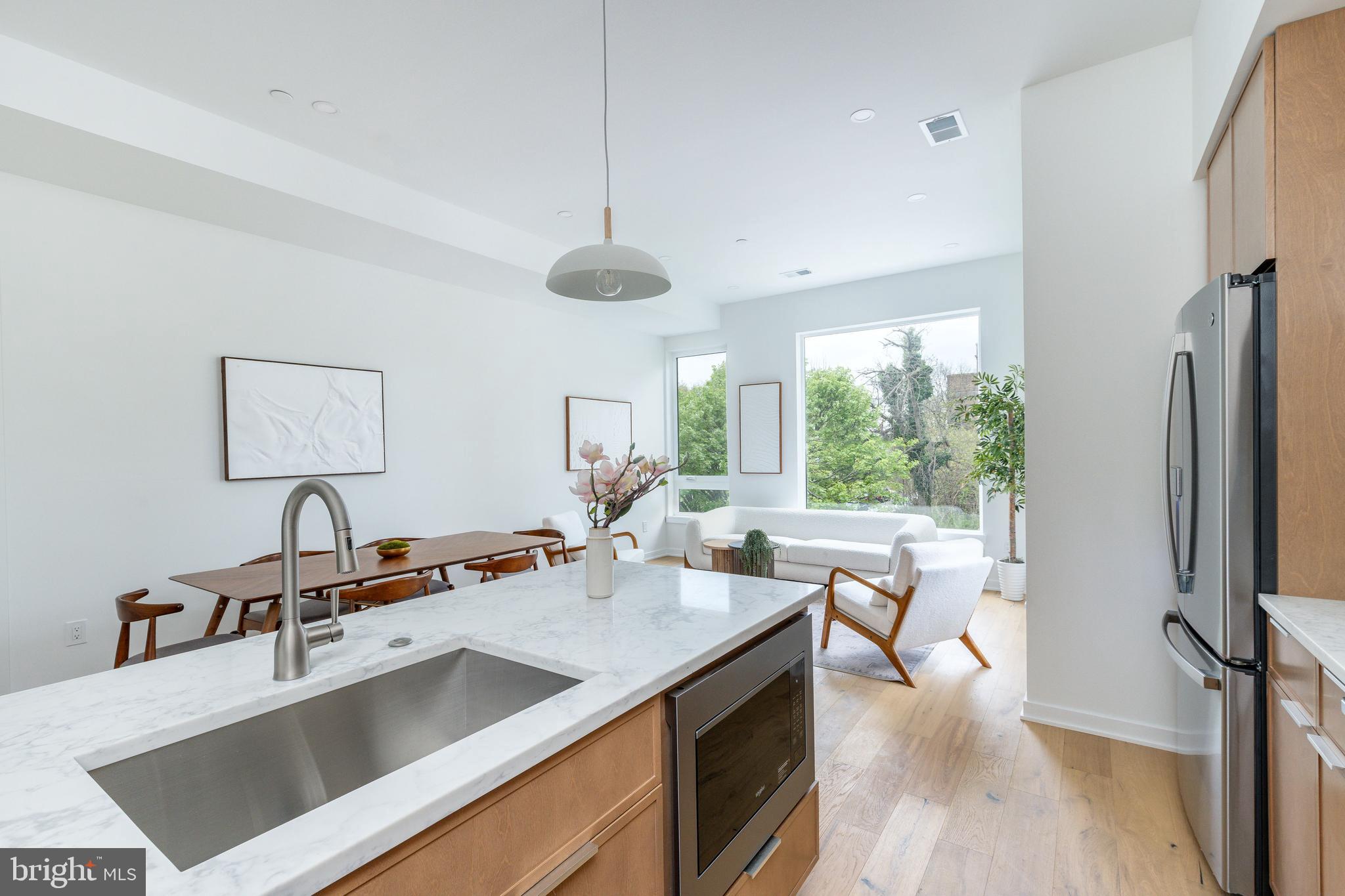 903 Corinthian Ave #C