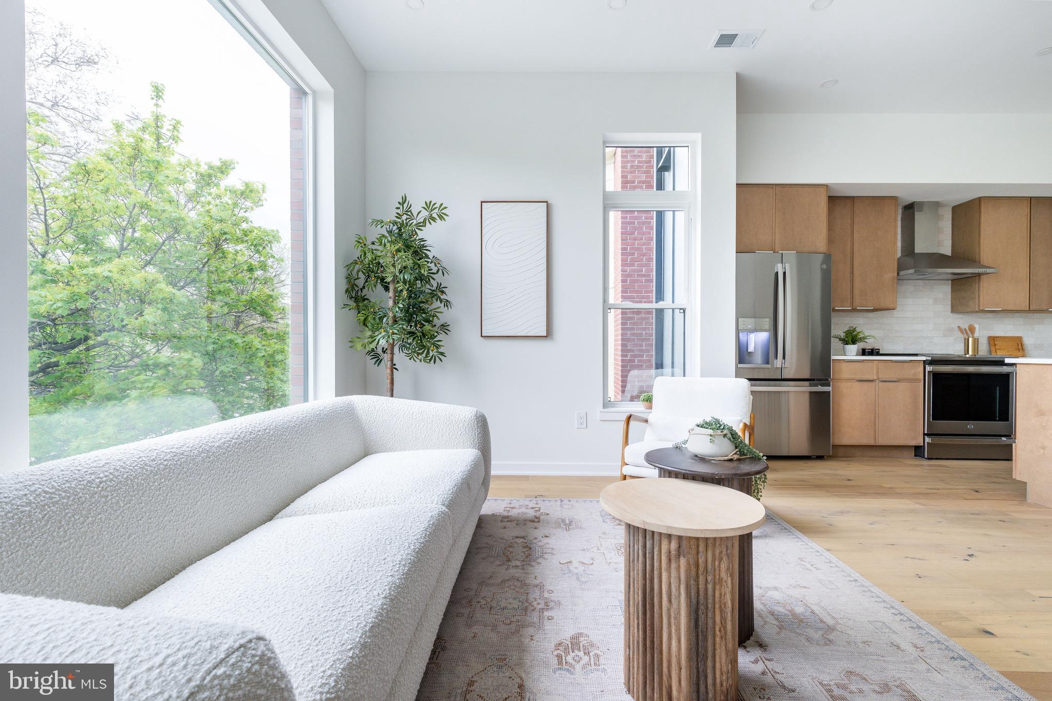 903 Corinthian Ave #C