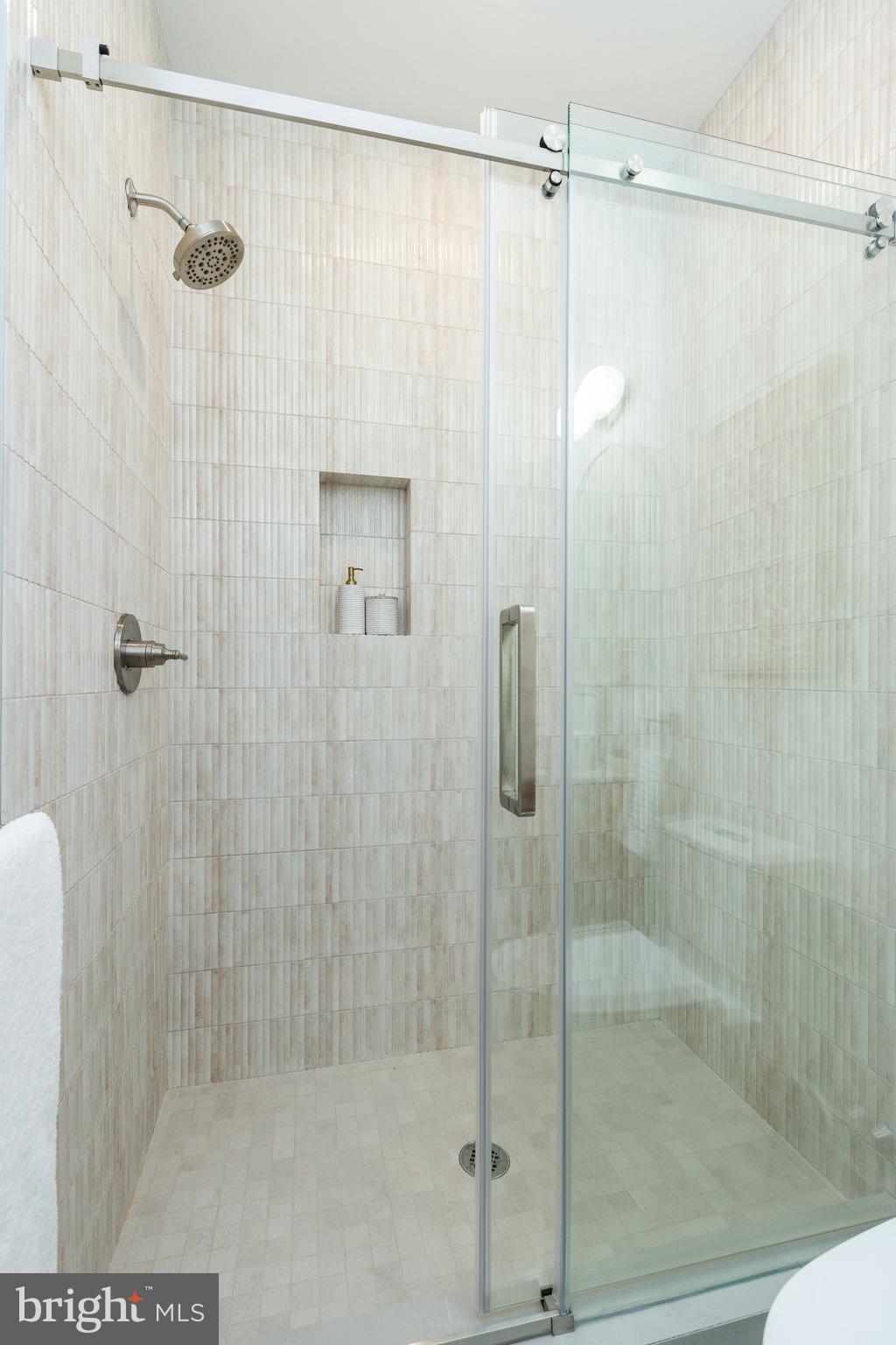 903 Corinthian Ave #C