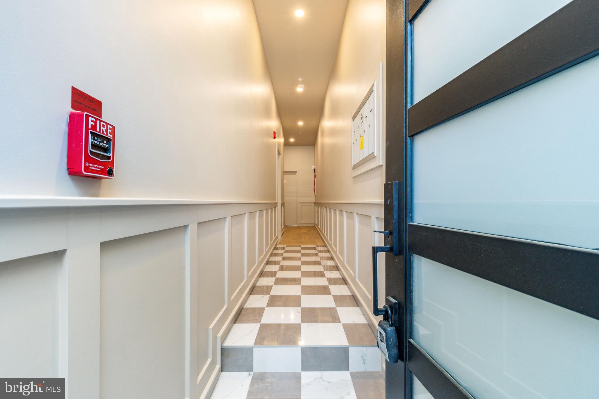 903 Corinthian Ave #C