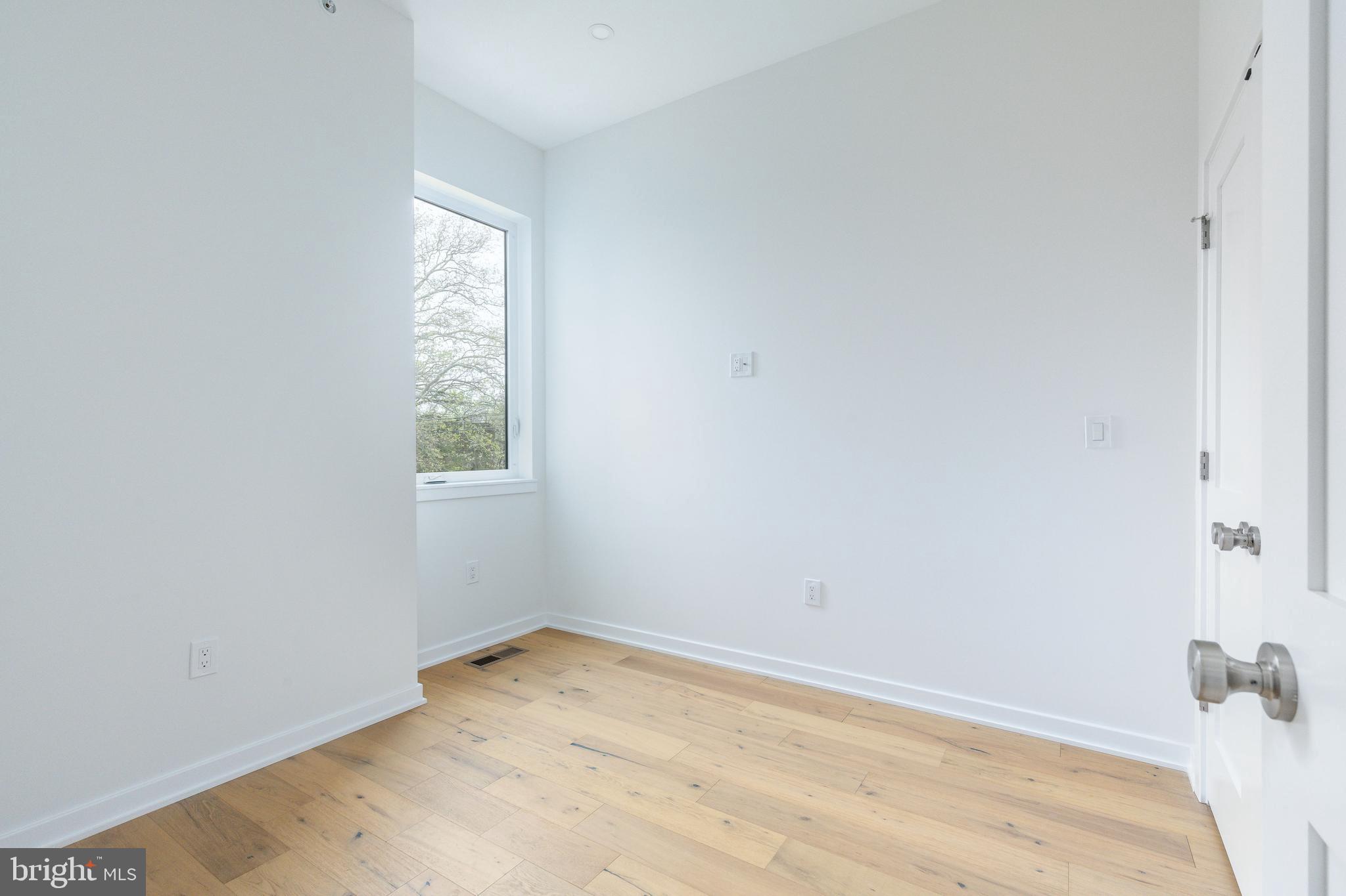 903 Corinthian Ave #C