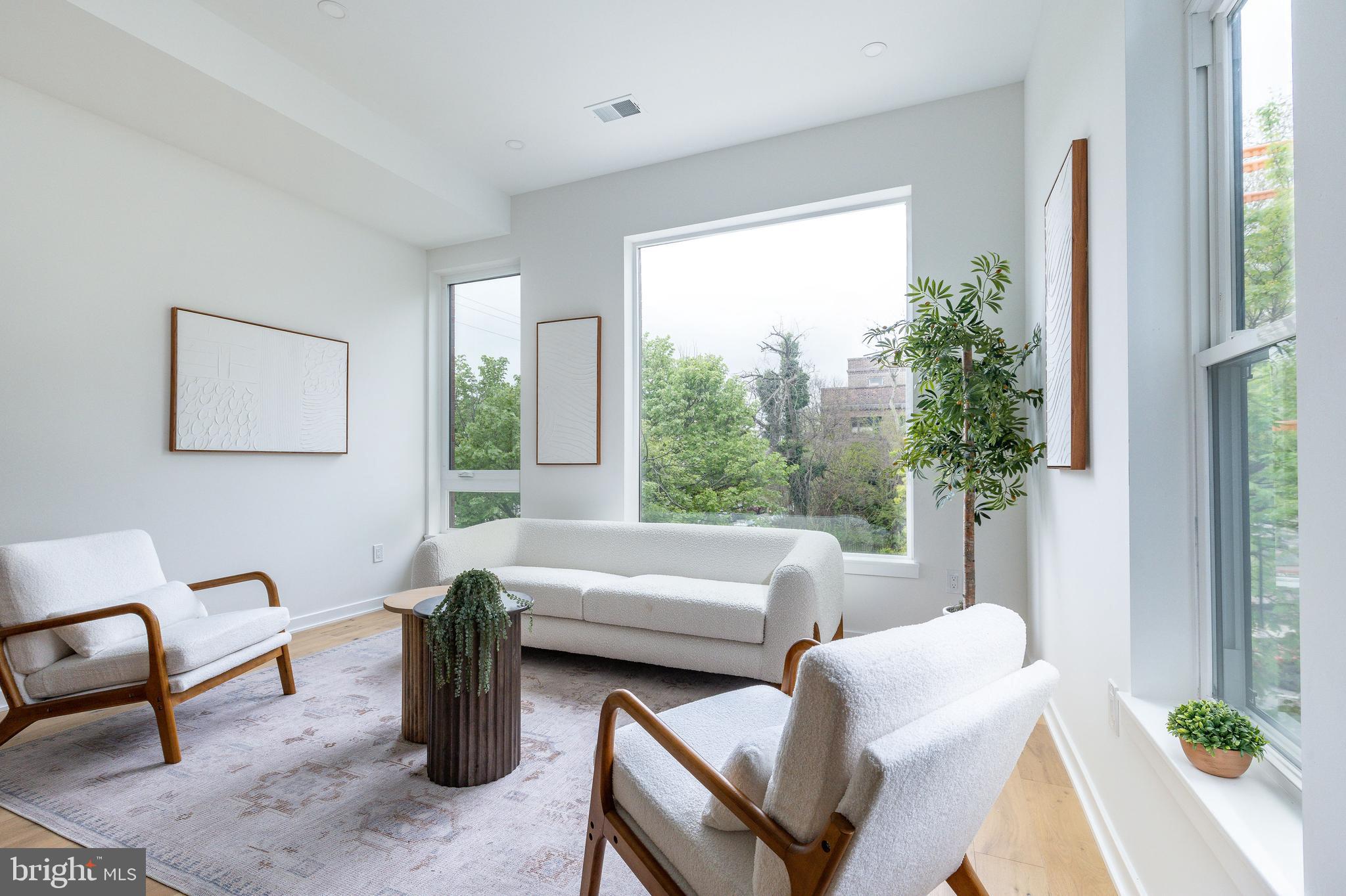 903 Corinthian Ave #C