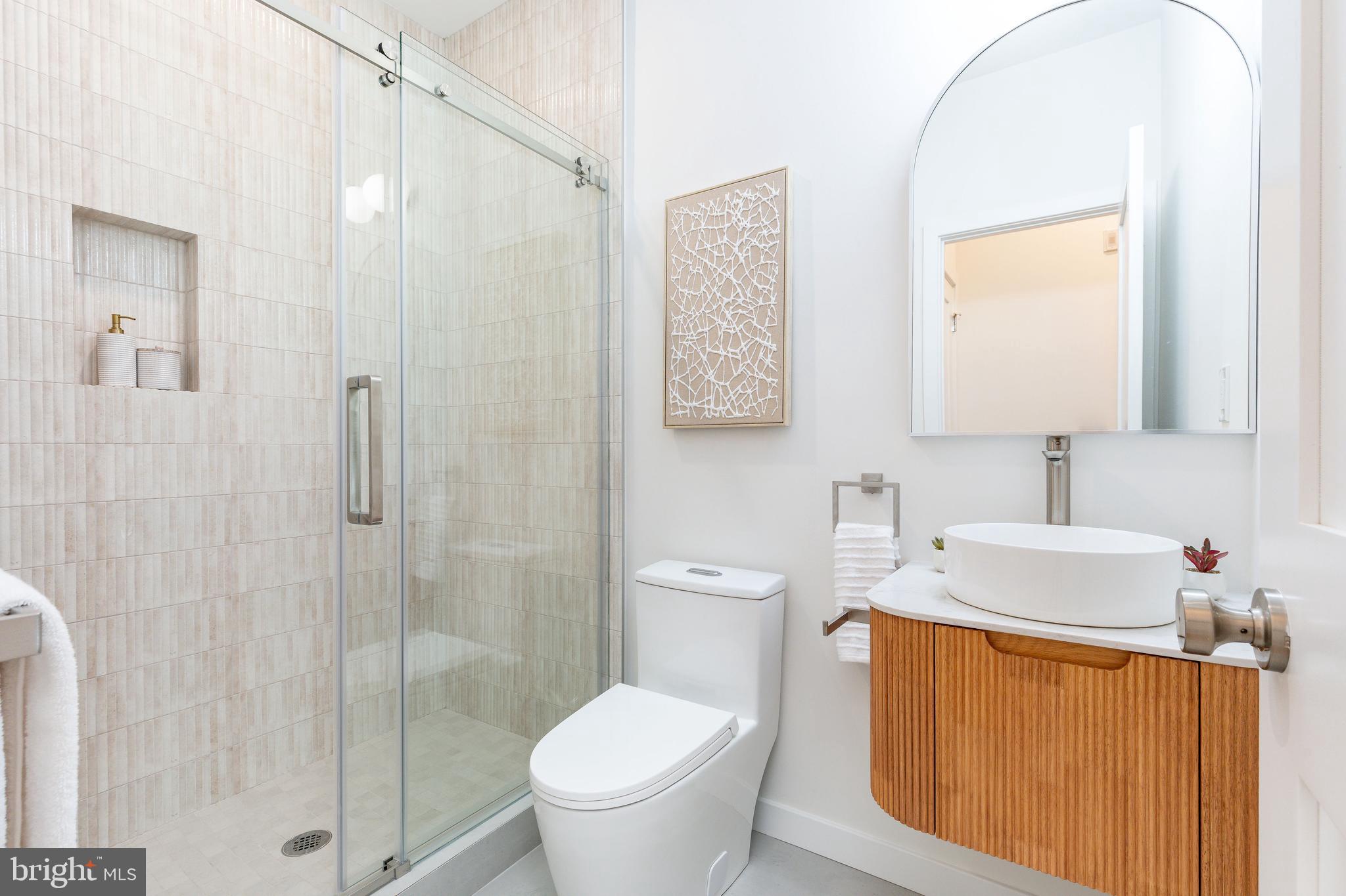 903 Corinthian Ave #C