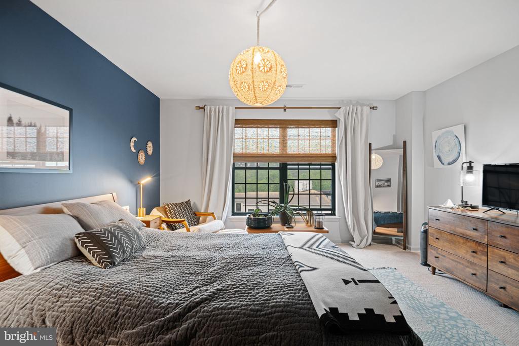 2 Leverington Ave #Ph16