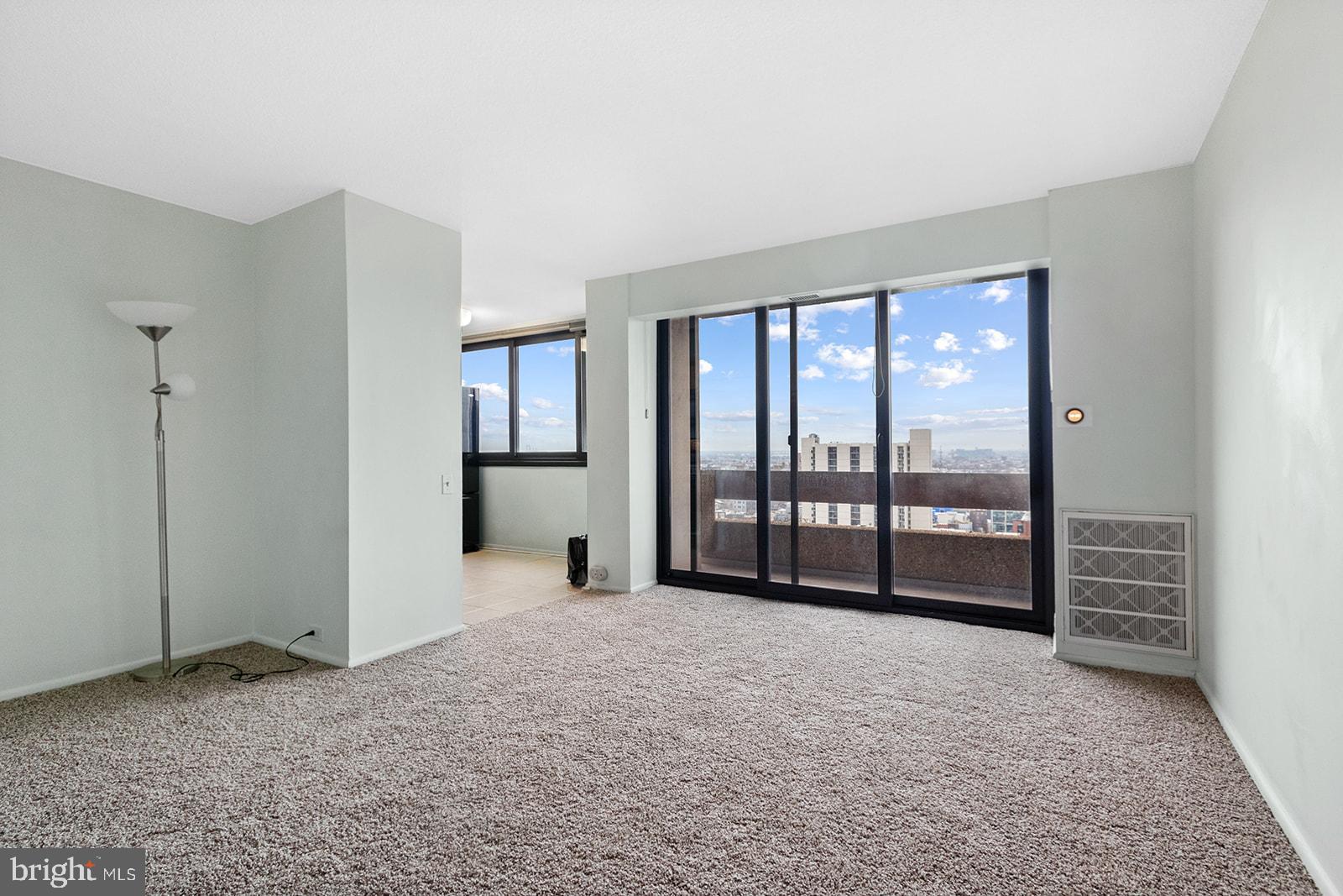 1326 SPRUCE ST #1702