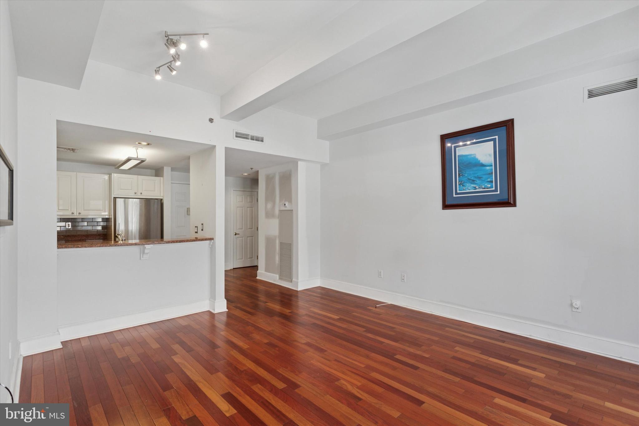 1500 Chestnut St #14g